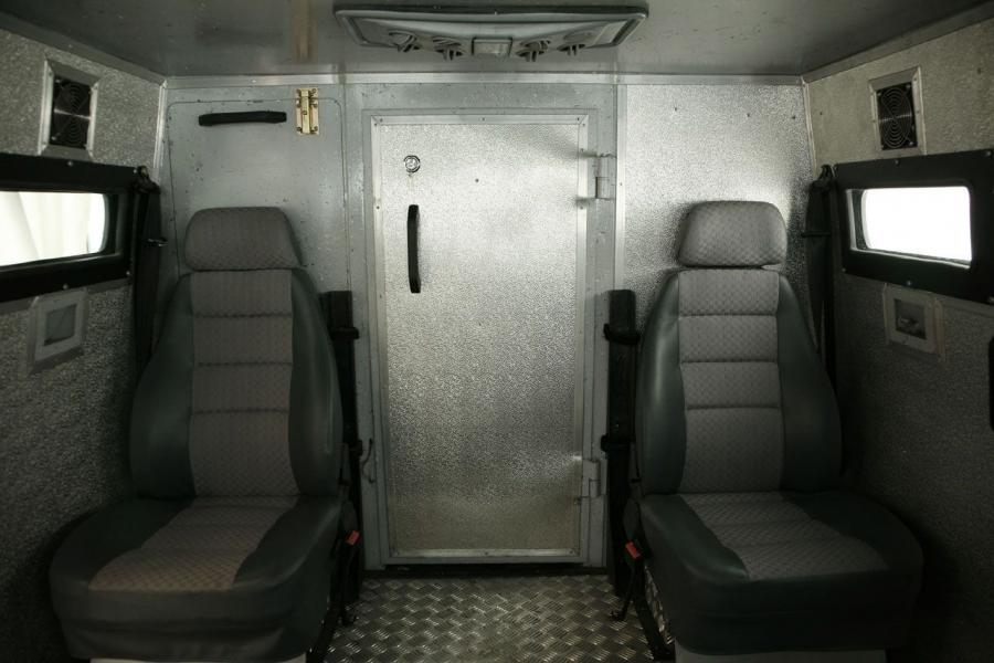  Volkswagen 9.150 ECE Armored Truck 2008 года  (фото 10 из 16)